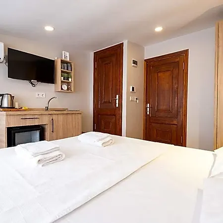 Hotel La Perla 3*