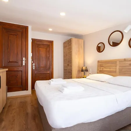 Hotel La Perla 3*